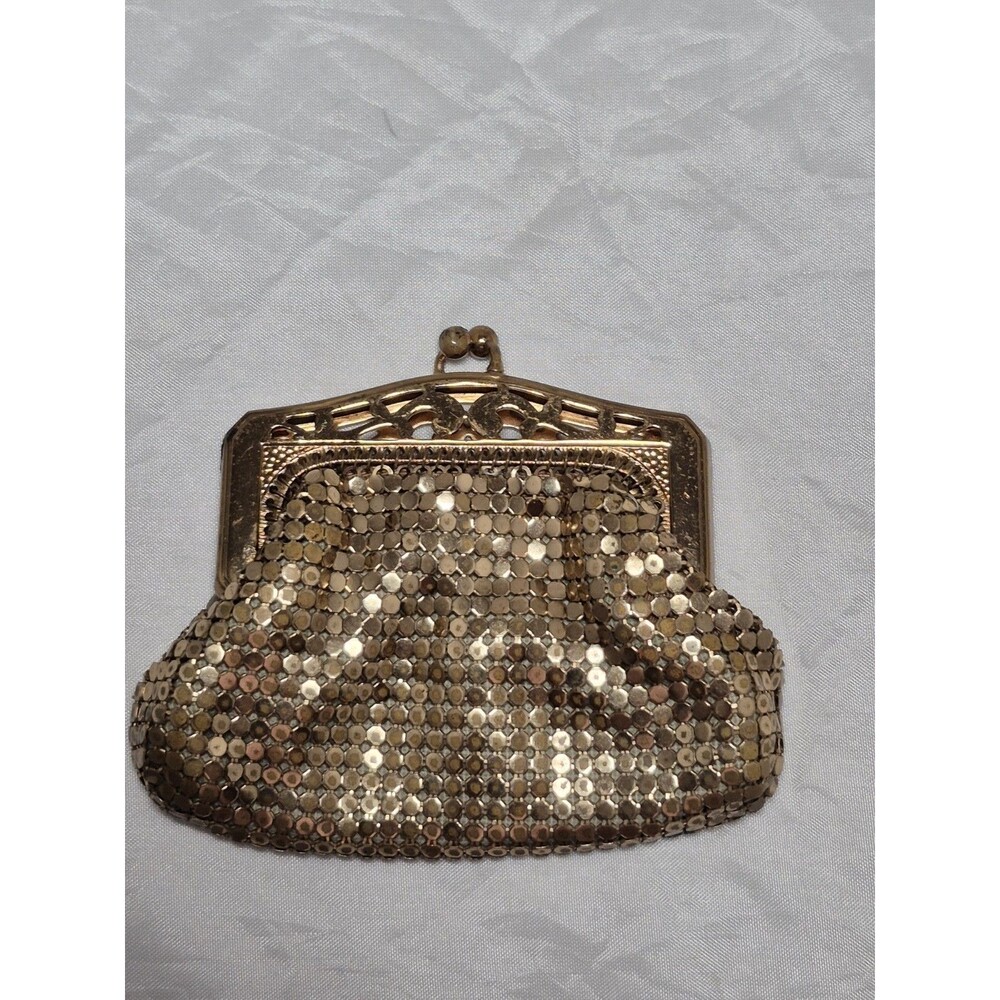 Vintage Whiting and Davis Gold Mesh Purse # 2962  with Kiss Clasp
